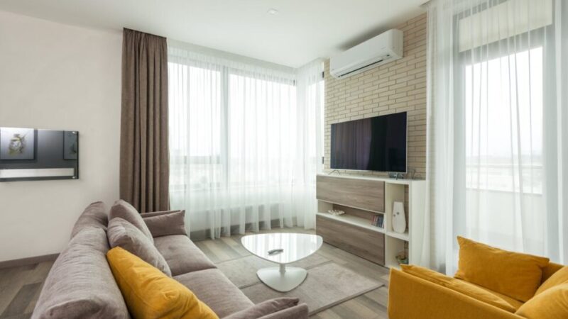 Klimatyzacja w mieszkaniach – na co zwrócić uwagę w bloku lub kamienicy?